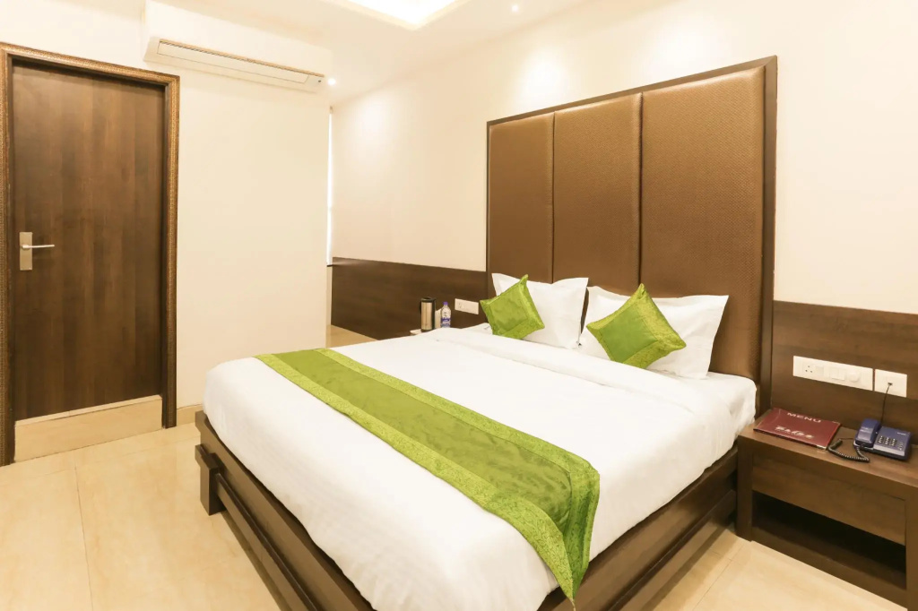 Standard Double room (full double bed)
