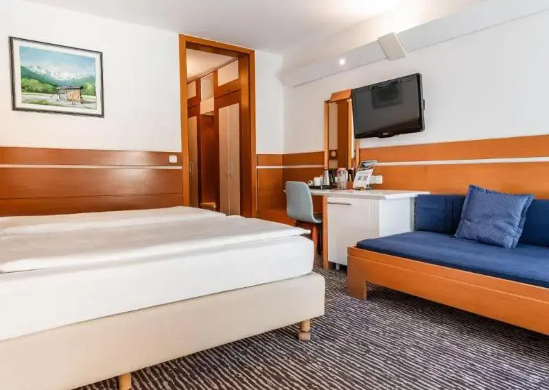 Superior Double room (full double bed)
