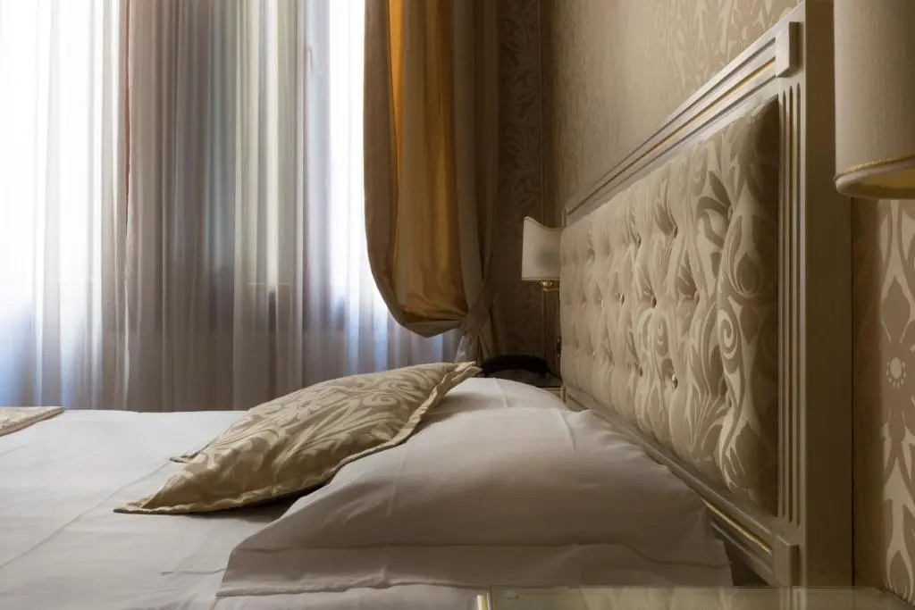 Deluxe Double room (full double bed)