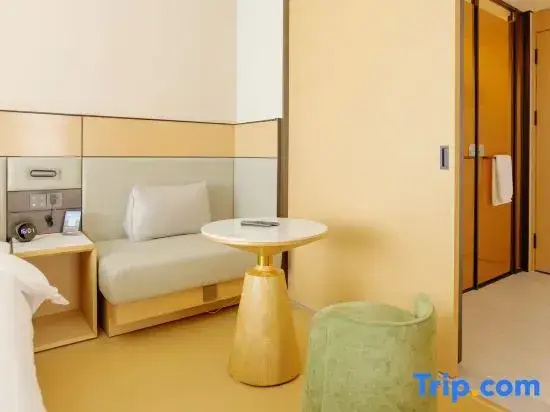 Double Suite (full double bed)