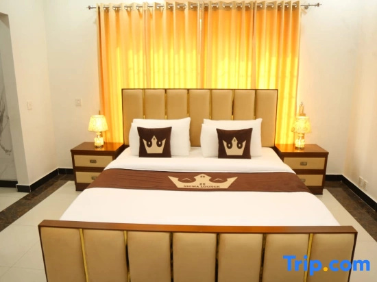 Grand Royal Hotel & Suites
