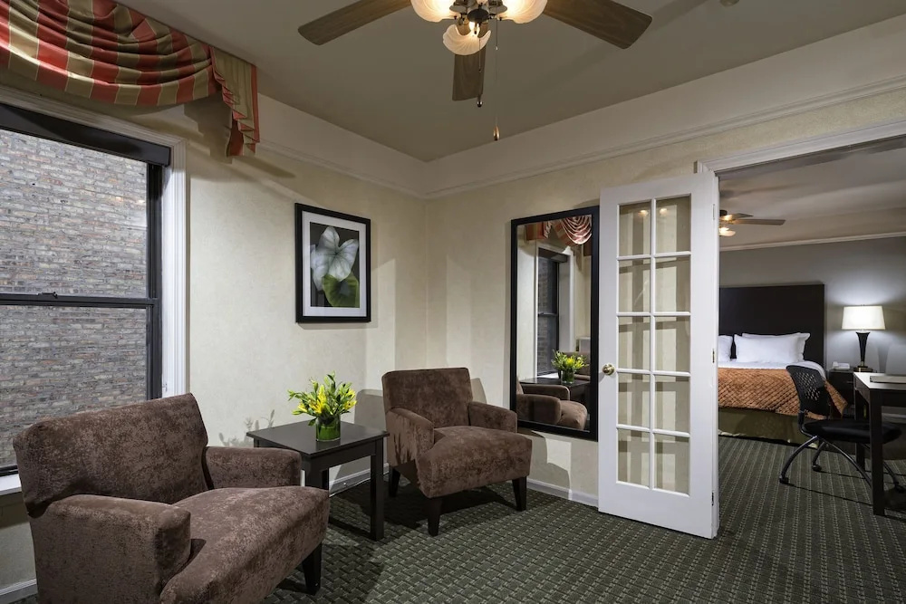 Double Junior Suite (full double bed)