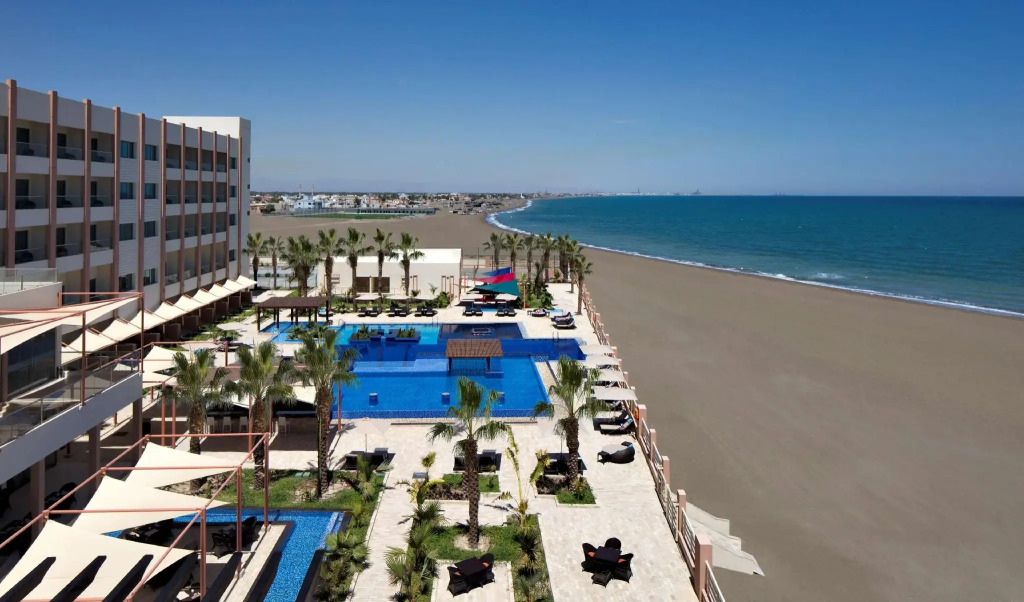 雙人床四人套房，兩臥室