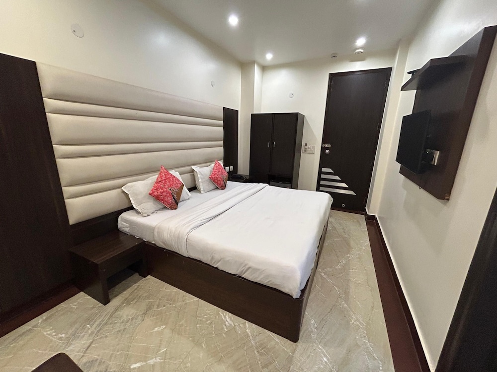 Hotel Amrit Villa — 4