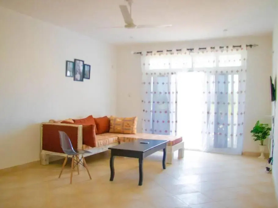 Serviced 2 bedroom apartment near the ocean front