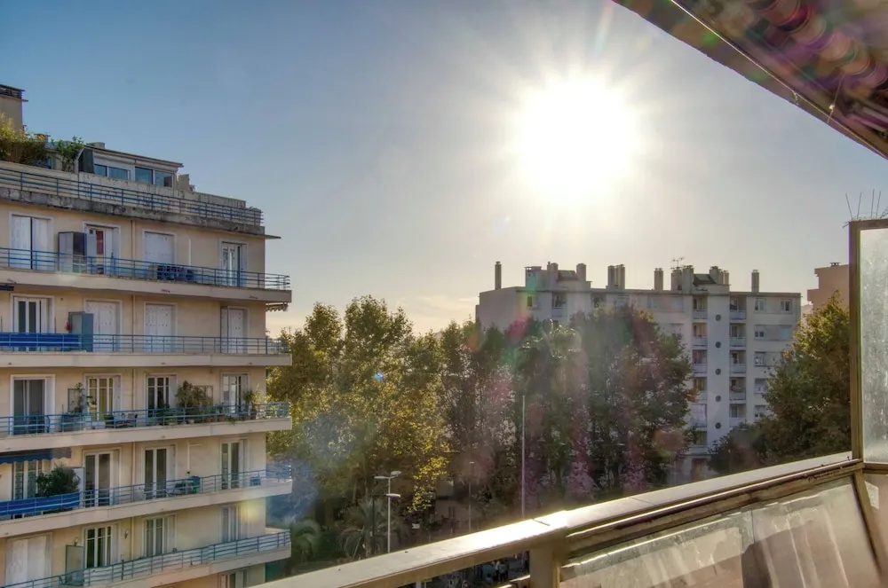 Voir la photo 1 — A/C 2bdr/6p Flat Just two Minutes From the Beach!