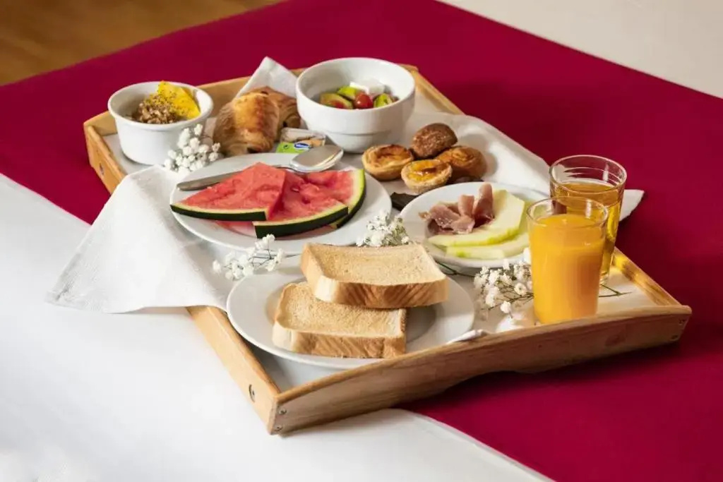 Urban Hotel Amadeos - Chambres