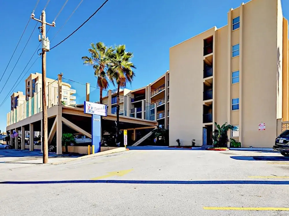 4400 Gulf Blvd Condo Unit 408