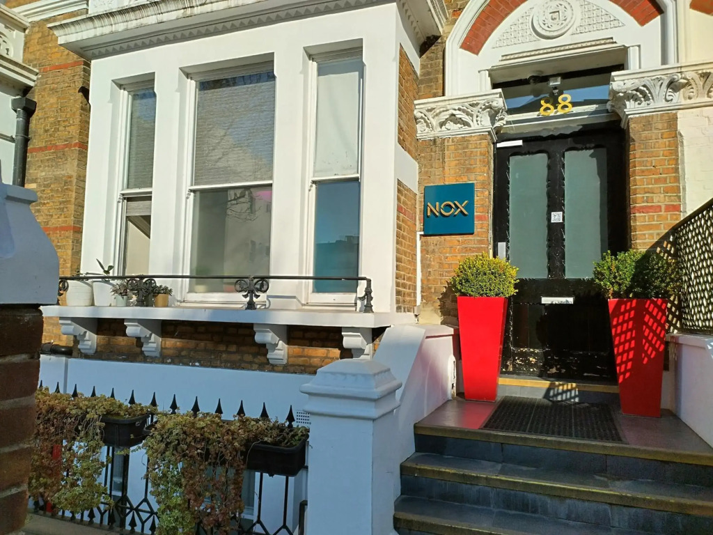 Mstay 88 Studios Kensington