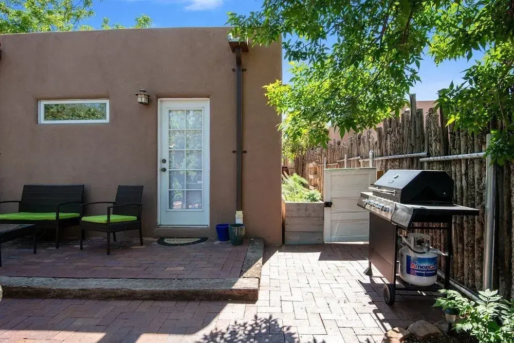 Casa Lola - Gorgeous Light-filled Home, Walk to The Plaza and The Railyard