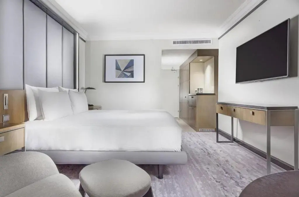 Deluxe Double room River View (full double bed)
