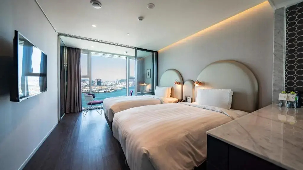 Deluxe Double room with ocean view (twin beds)