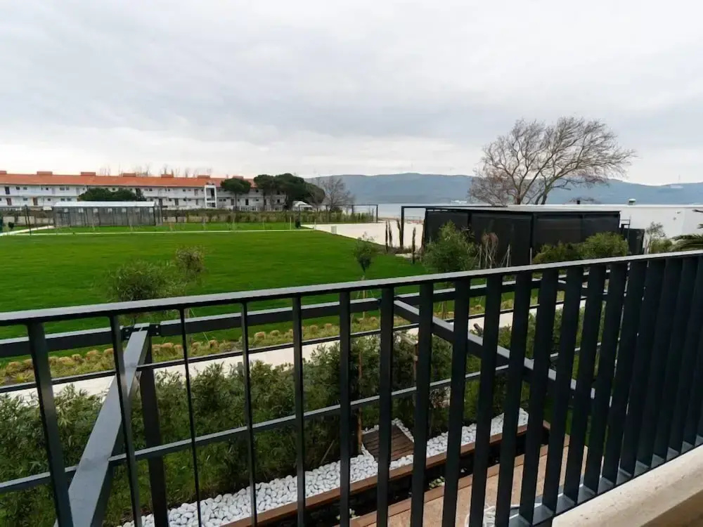 Balcony & Terrace