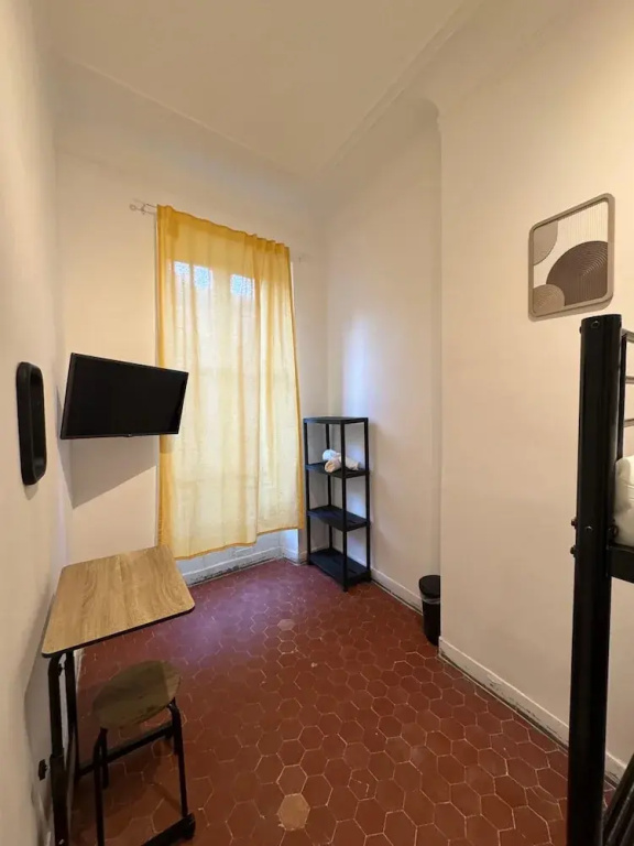 Economy Double room with courtyard view (full double bed)