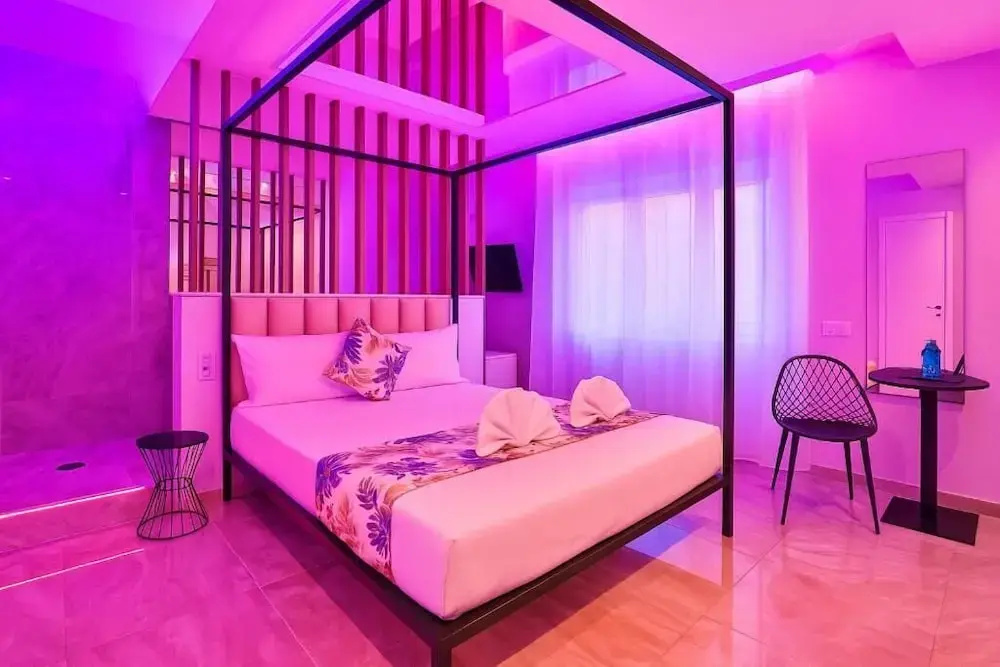 Junior Suite with balcony and with courtyard view