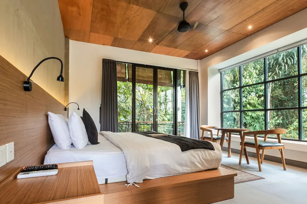 Deluxe Suite with garden view