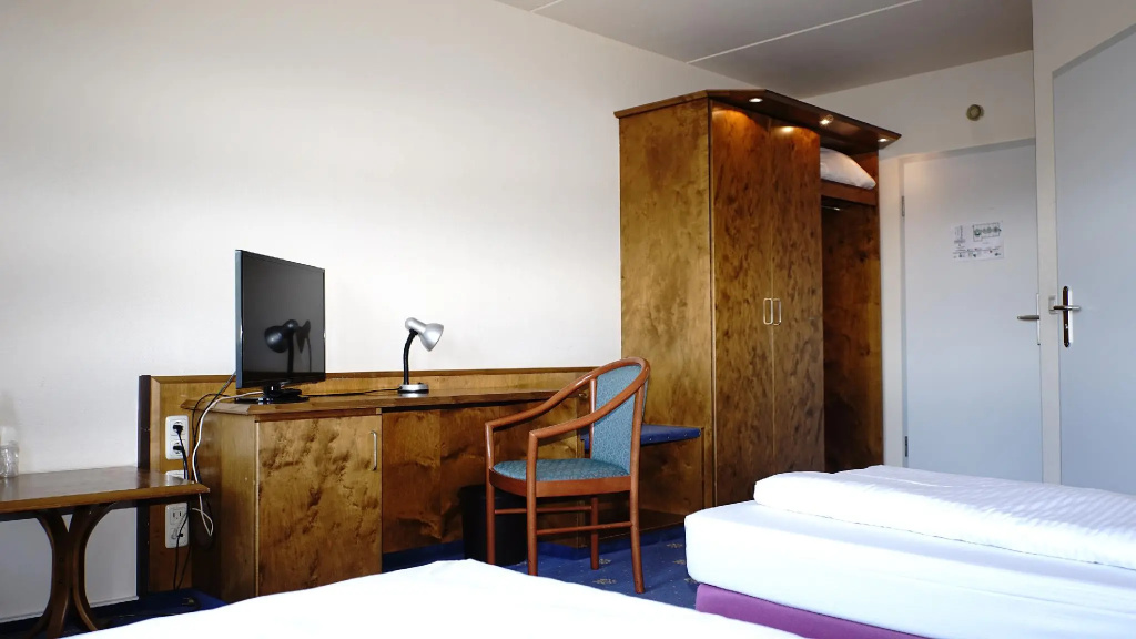 Standard Double room (full double bed)
