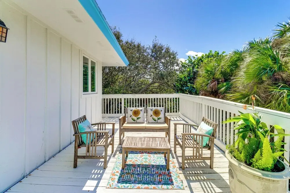 Walk to Wabasso Beach: Home w/ Hot Tub & Bikes