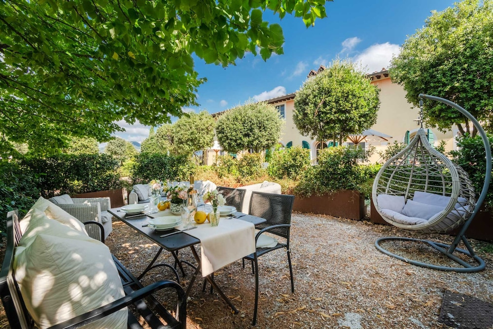 Maria Farmhouse Apartment in Wine Resort in Lucca