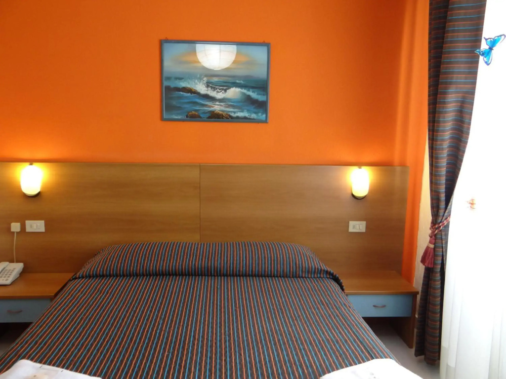 Отель Hotel Amendola Fiera в Милане