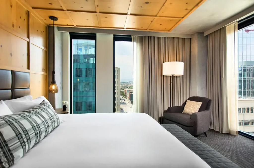 Luxury Double room (full double bed)