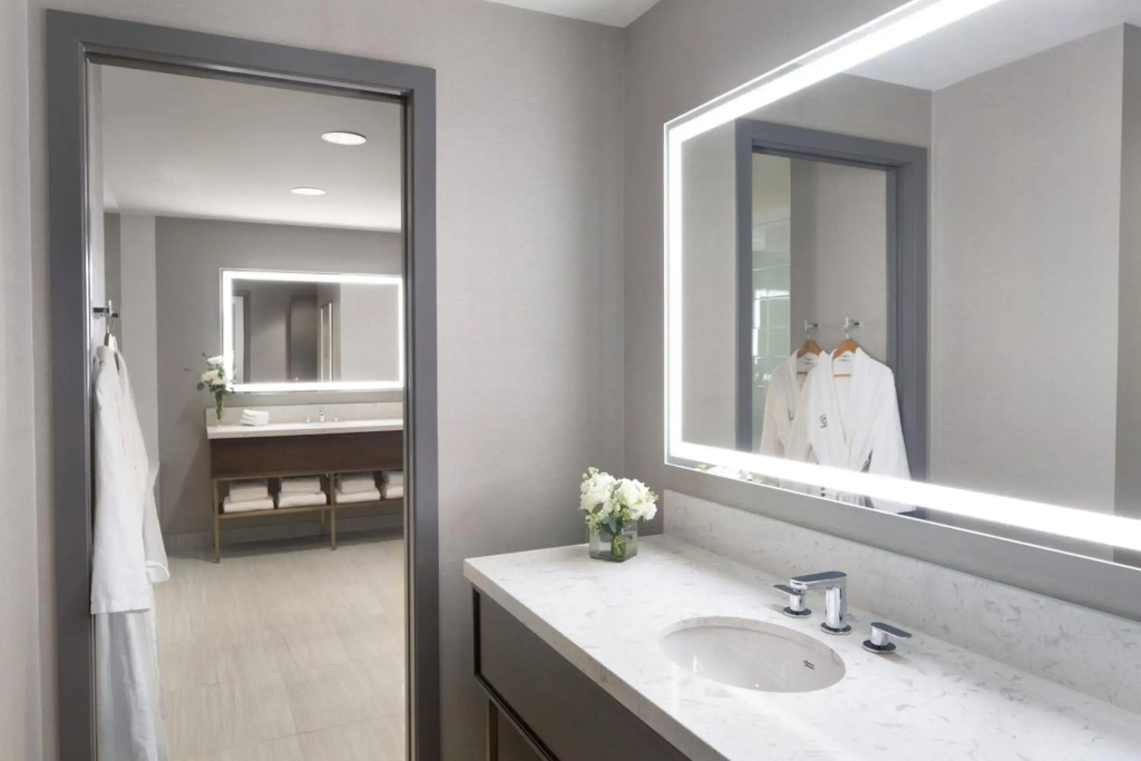 Sheraton Vancouver Guildford Hotel - фото 42