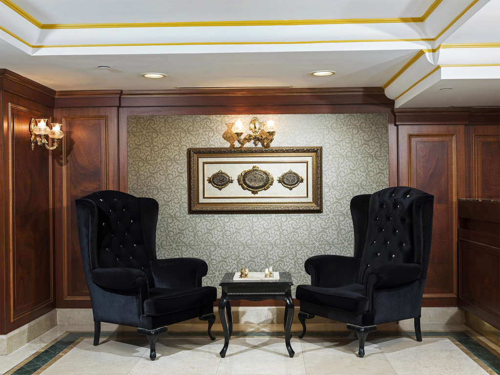 Lobby & Reception
