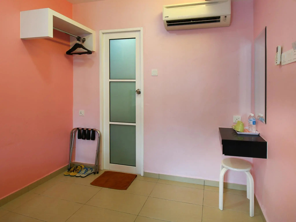 Deluxe Double room (full double bed)