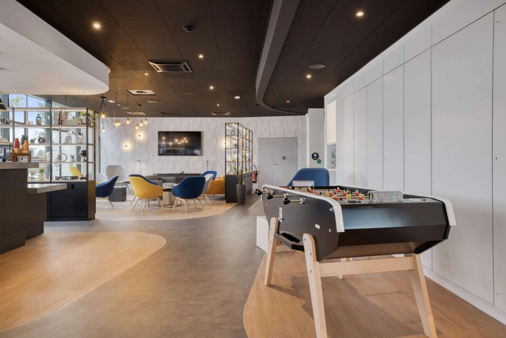 Lobby & Reception