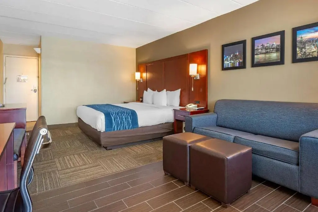 Suite with balcony