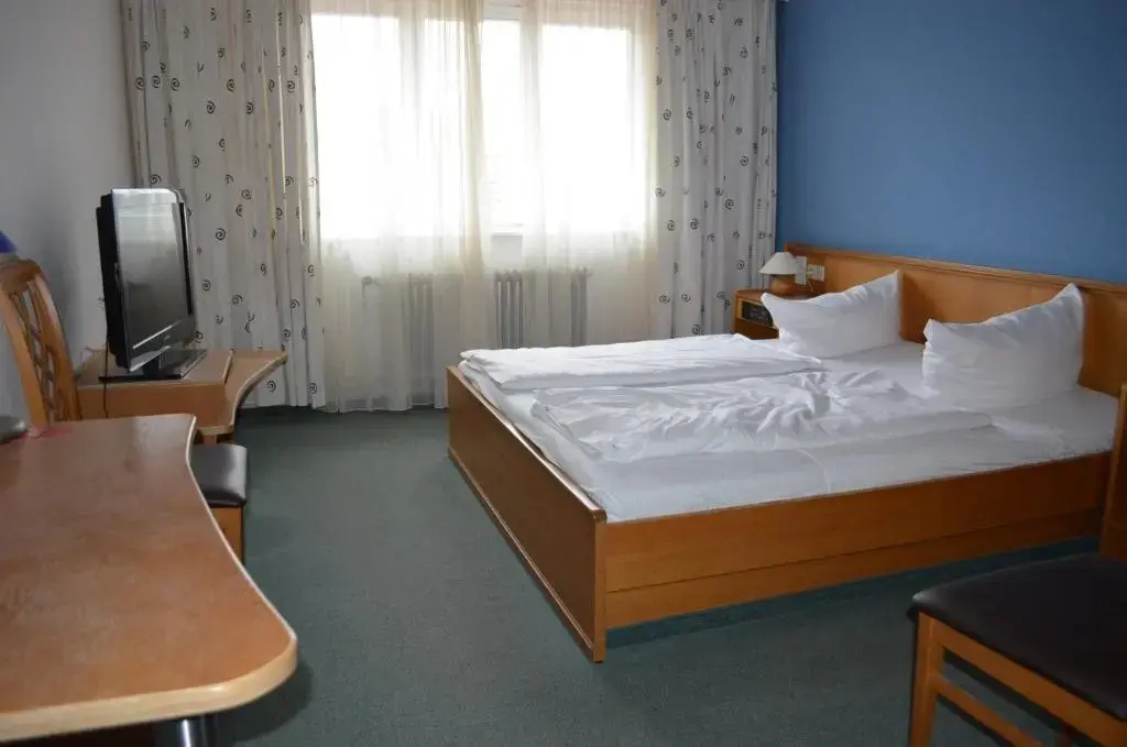 Economy Double room (full double bed)