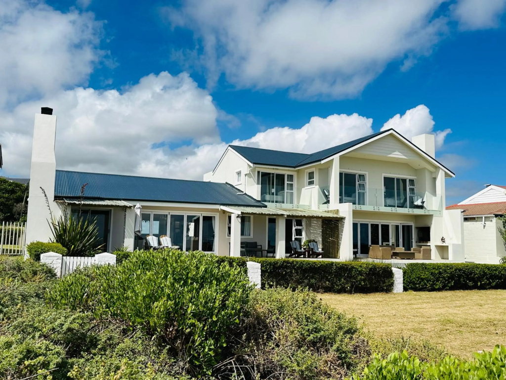 Shore's Edge cottage — 3