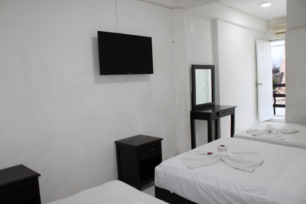 OYO Hotel Colibri — 4