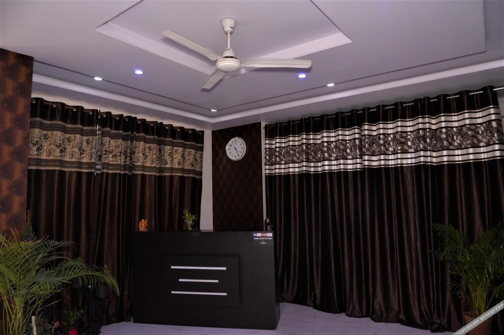 gallery_image_hidden_14