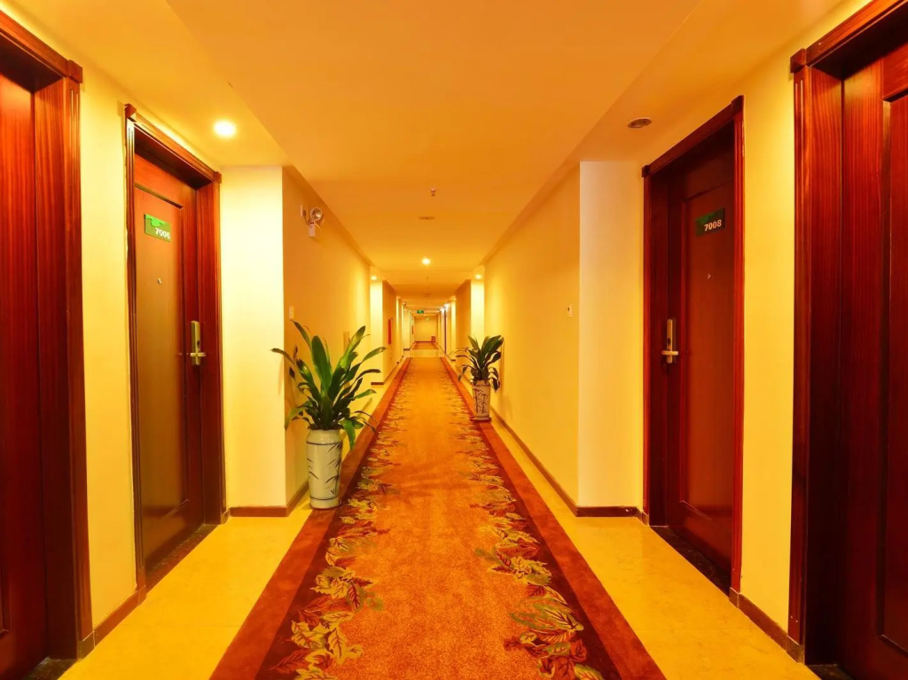 Lobby & Reception
