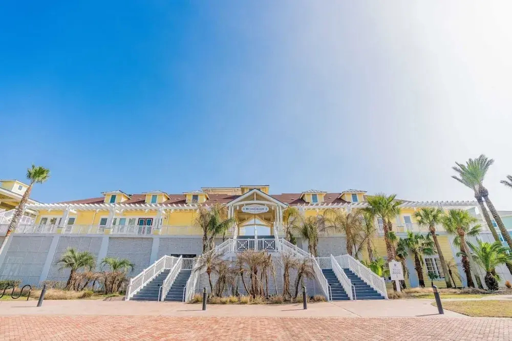 Resort Living on the Bay 2 bed 2 Bath Gorgeous bay Views