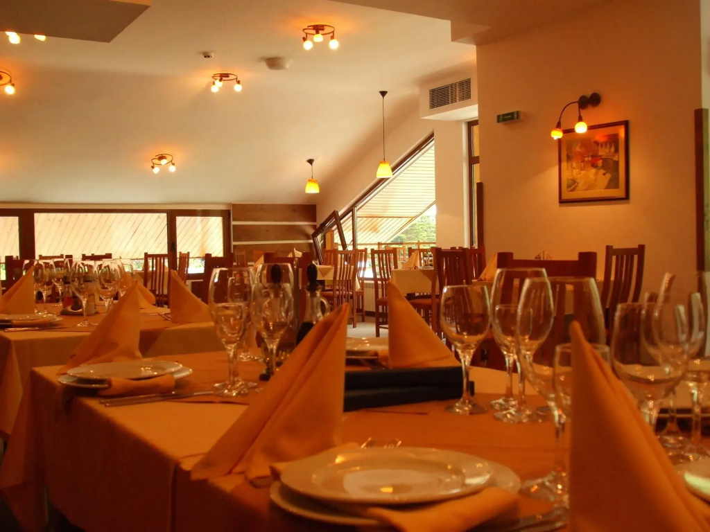 Food & Beverage