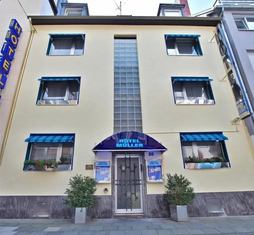 Hotel photo 1