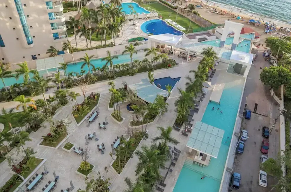 Beachfront Paradise at Armandos Le Club