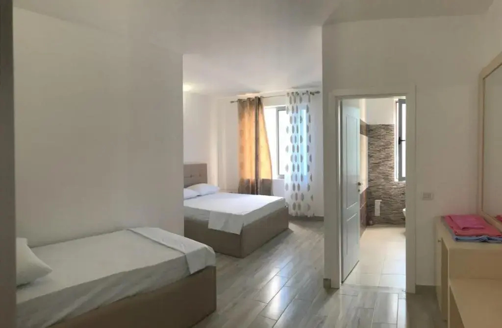 Standard Triple room with mountain view