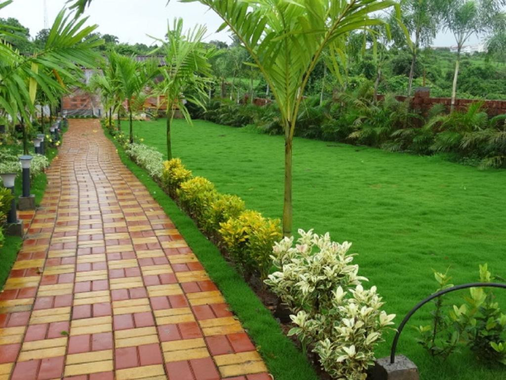 Grand Vatika Resort