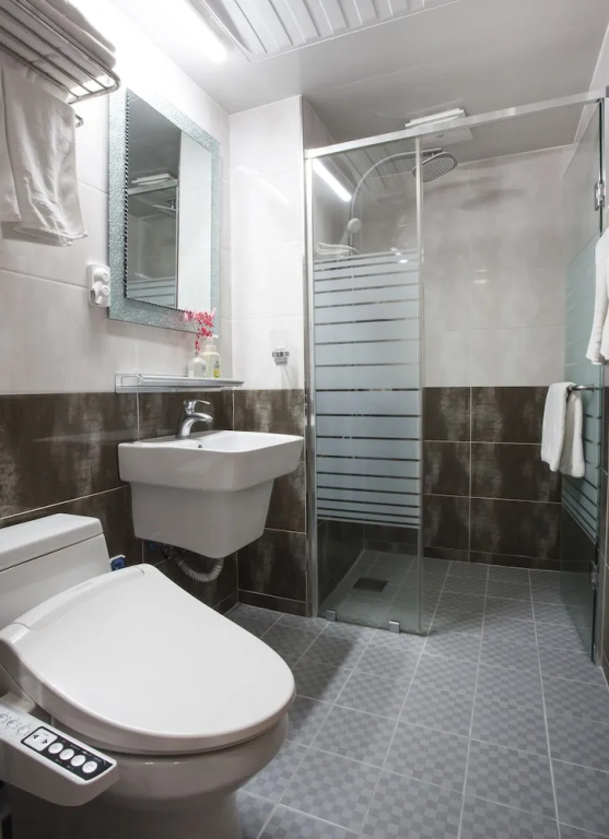 Standard Double room with balcony (full double bed)