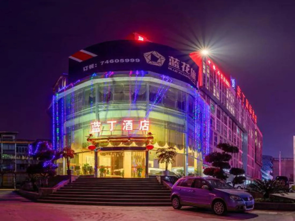 Landing International Hotel
