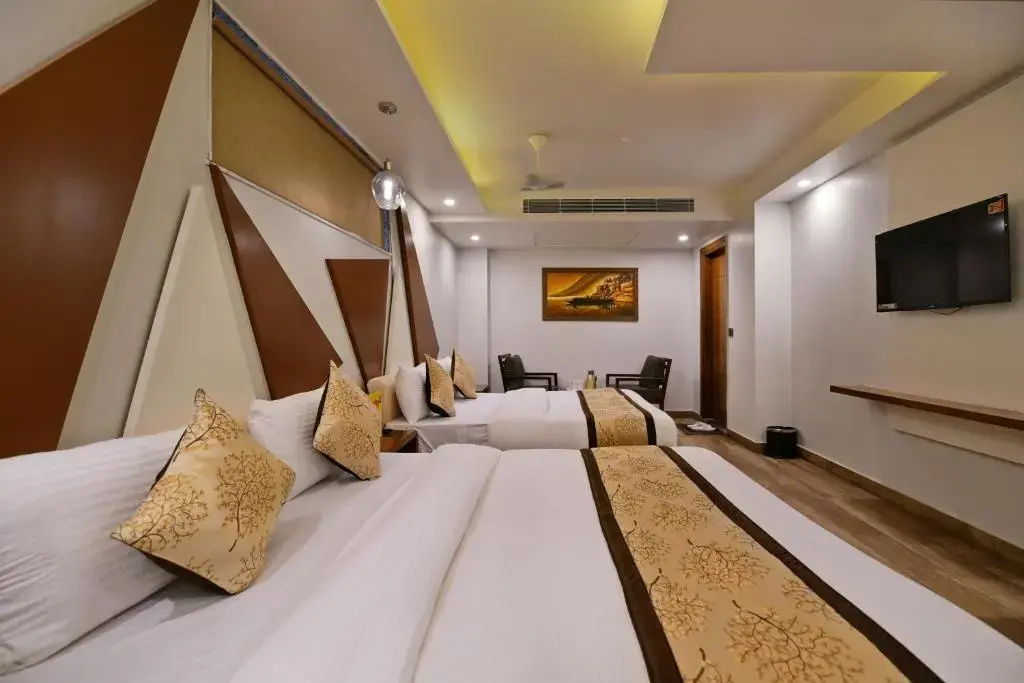 Lobby & Reception