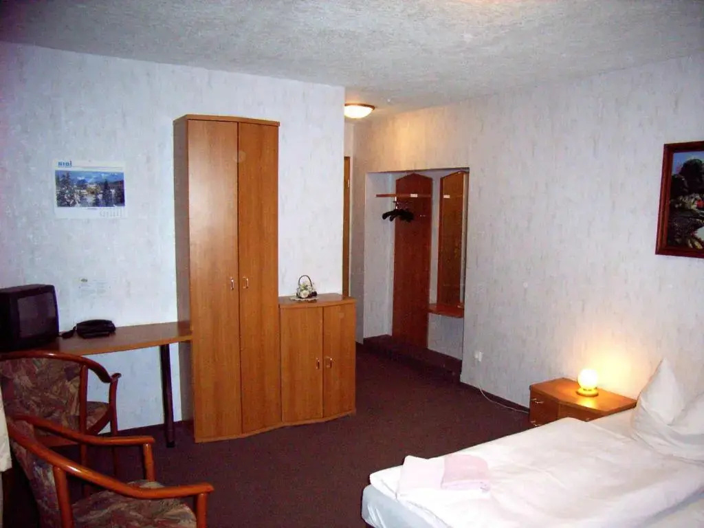 Standard Double room (full double bed)