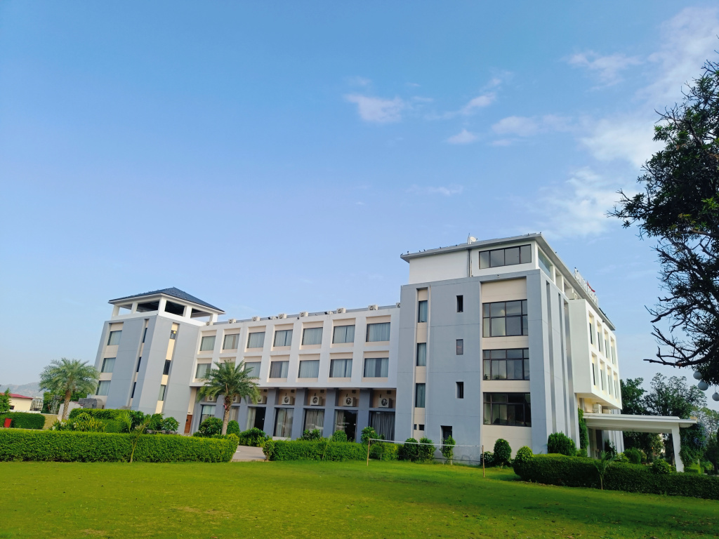 Savitri Resorts