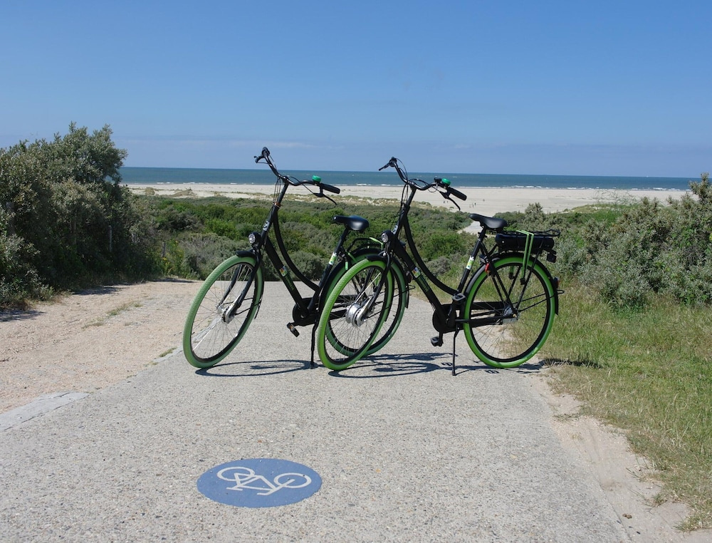 Bright Beachside Base in Burgh-haamstede