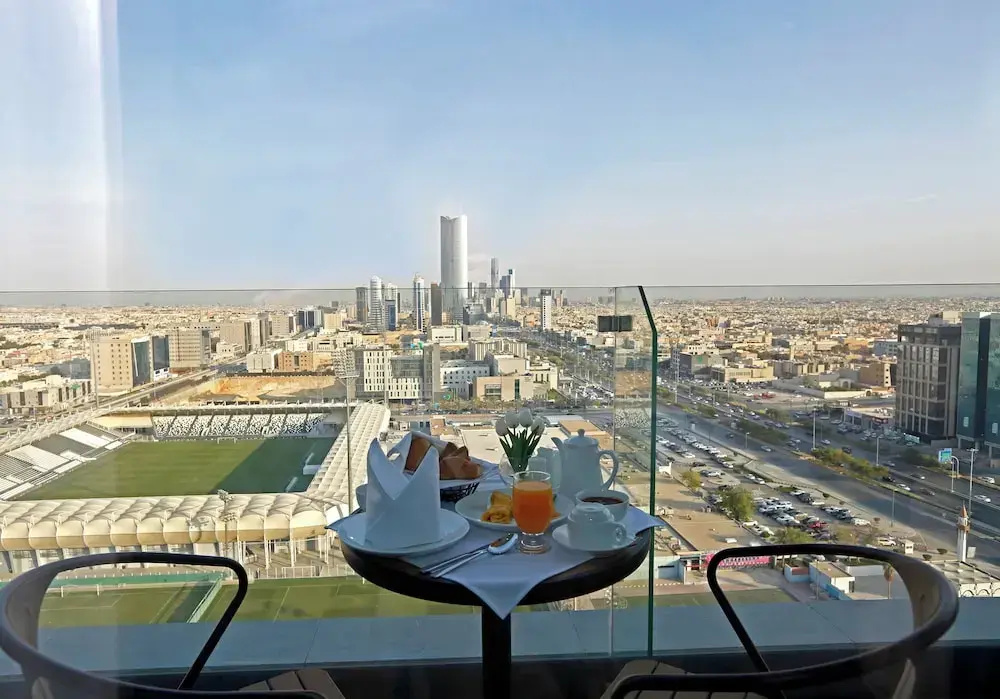 Deluxe Double room with balcony and with city view (twin beds)