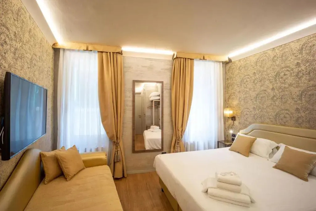 Superior Triple room