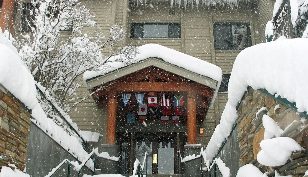 Snow Flower 130 2 Bedroom Condo by RedAwning